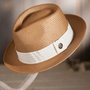 medium Goorin Bros. straw fedora